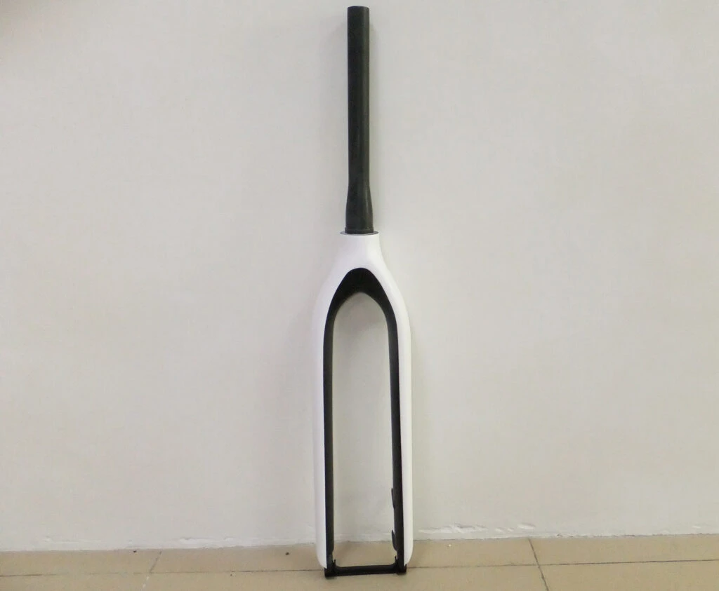 FK023 carbon fork